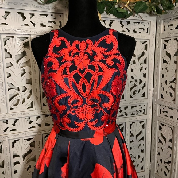 GLAMOUR BY TERANI COUTURE AMAZING NAVY BLUE & RED SLEEVELESS FORMAL PROM DRESS - Picture 3 of 8